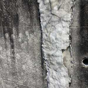 欠けた補修モルタル